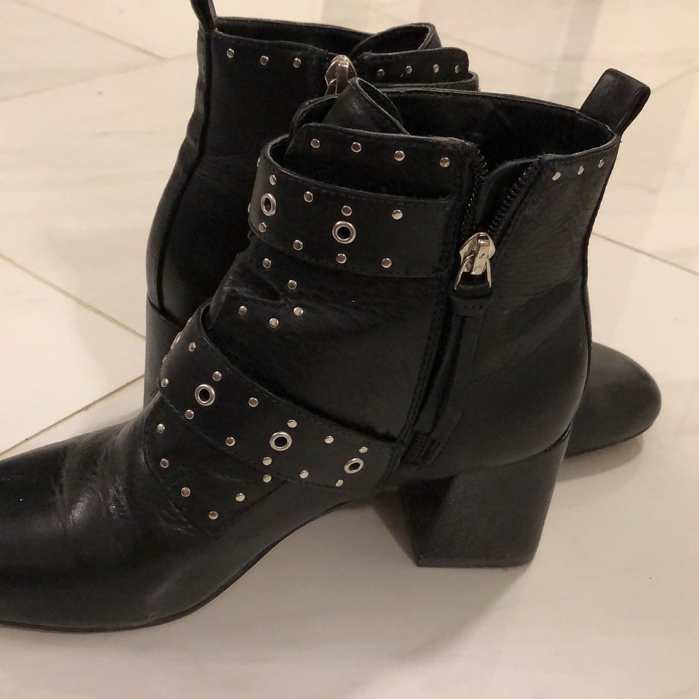 Black leather booties - Picture 2 of 4